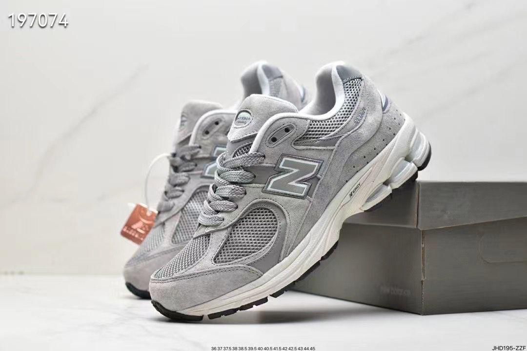 whiteshoe2